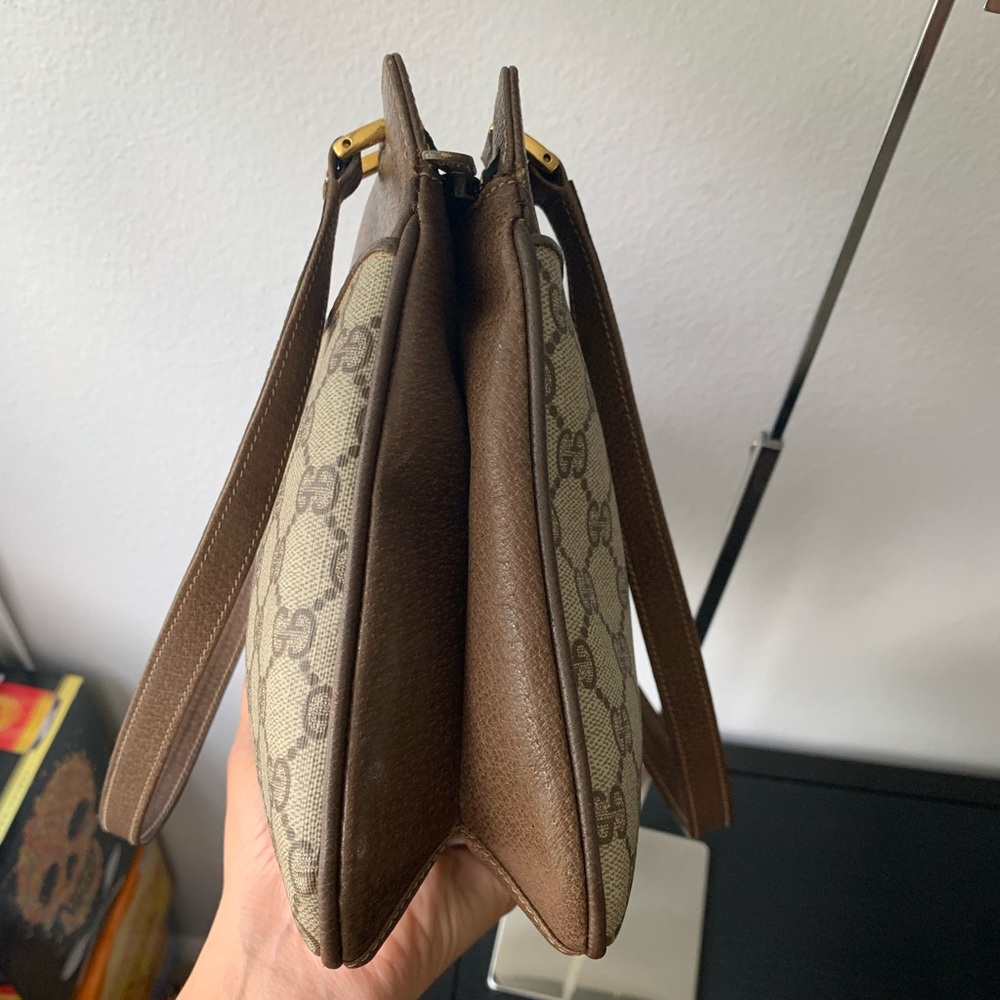 (25) GUCCI 80s Shoulder Bag - Picture 10 of 13